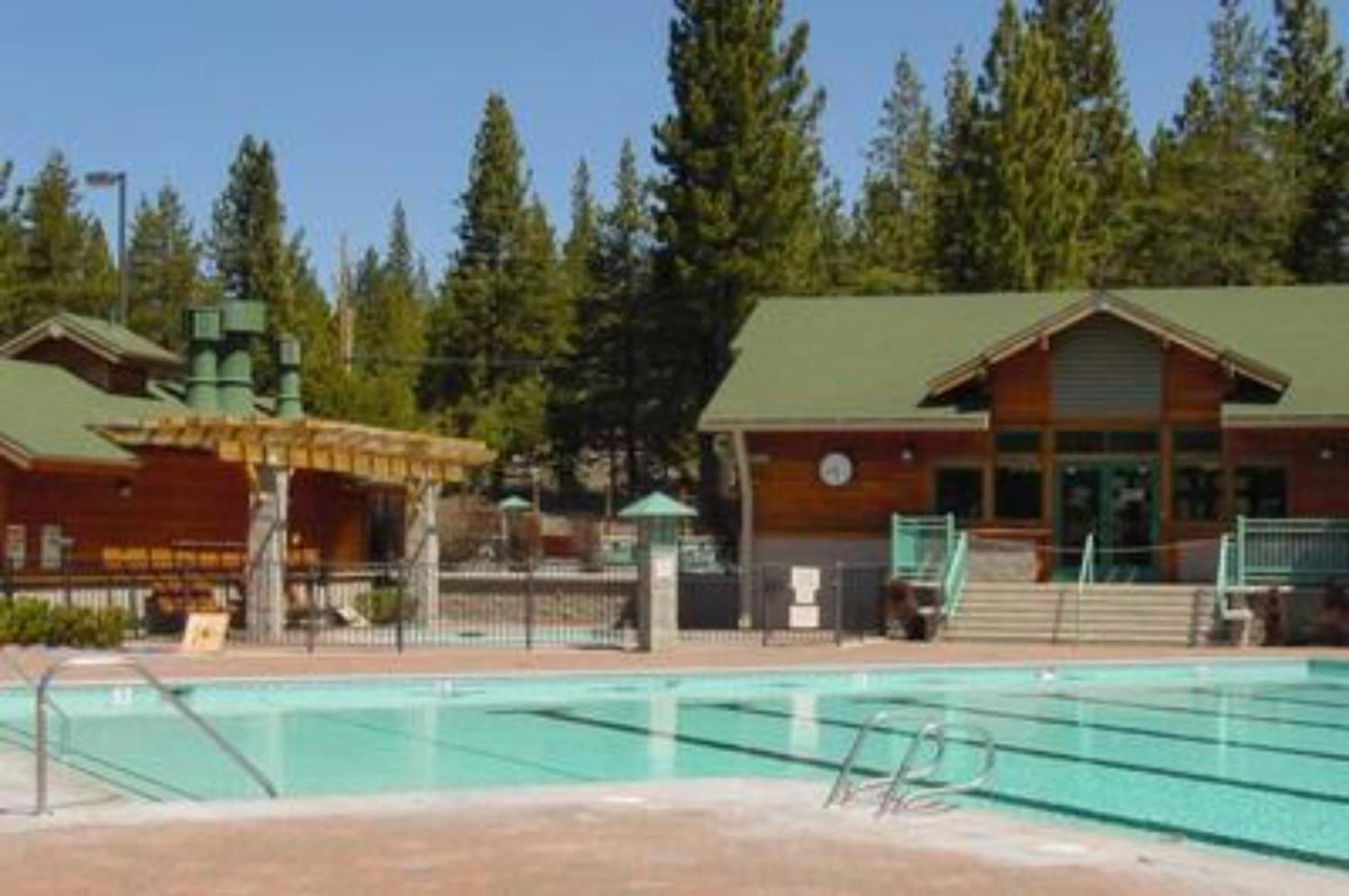 Moosetrack By Avantstay Cozy Cabin In The Of Tahoe Donner W Hot Tub Truckee Zewnętrze zdjęcie