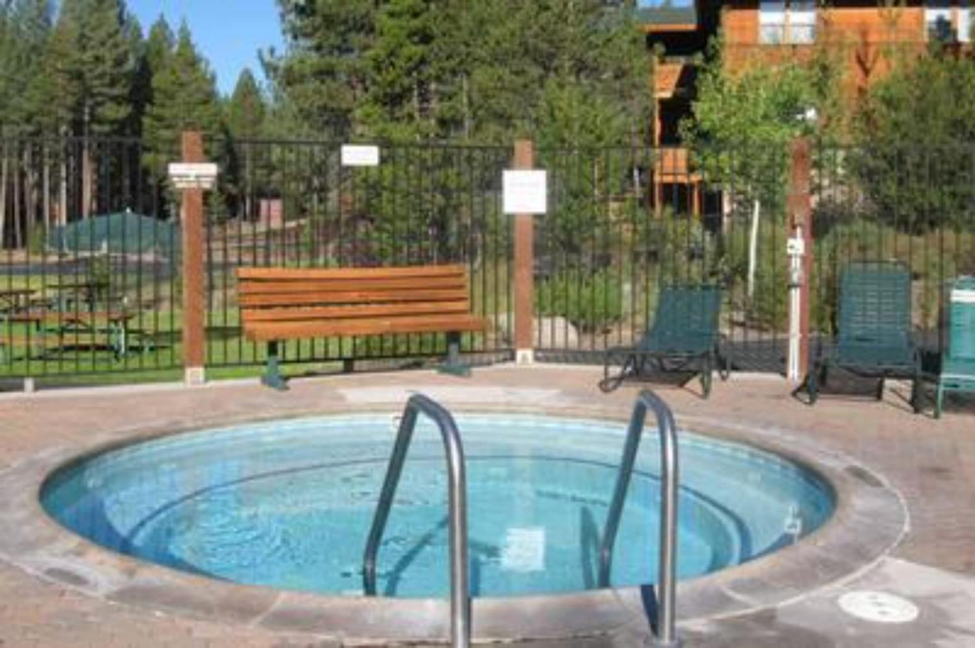 Moosetrack By Avantstay Cozy Cabin In The Of Tahoe Donner W Hot Tub Truckee Zewnętrze zdjęcie